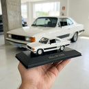 Miniatura Carros Clássicos do Brasil Nacional Opala SS 1980 Branco Escala 1:43