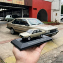 Miniatura Carros Clássicos do Brasil Nacional Volkswagen Santana CD 1985 Dourado Escala 1:43