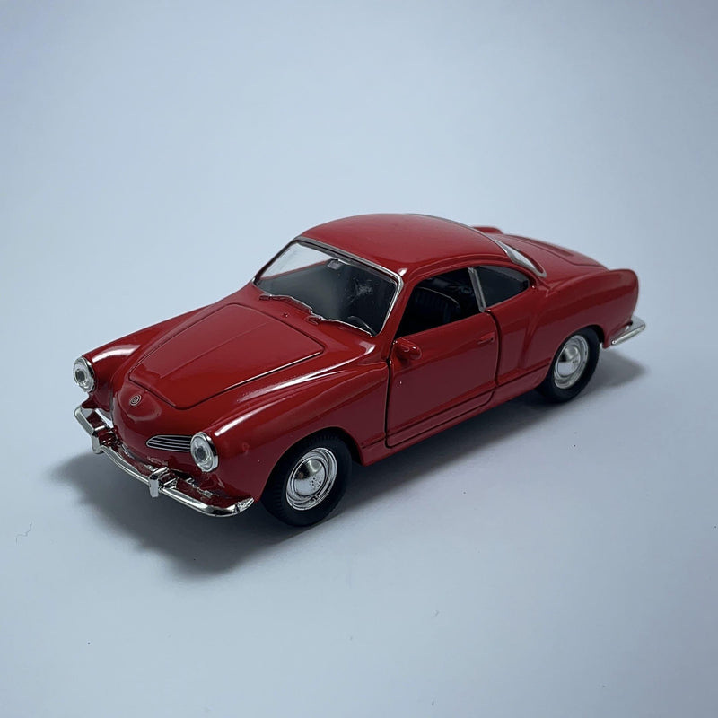 Miniatura Carro Antigo Clássico Volkswagen Karmann Ghia Vermelho Escala 1/36