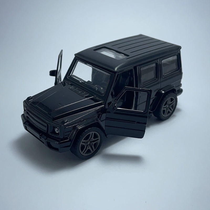 Miniatura Carro SUV Esportivo Mercedes Benz AMG G63 Preto Escala 1/36