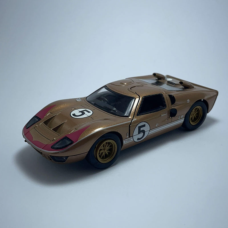 Miniatura Carrinho de Corrida Esportivo 1966 Ford GT40 MKII Escala 1/36