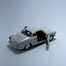 Miniatura Carro Antigo Clássico Volkswagen Karmann Ghia Coupe Branco Escala 1/36