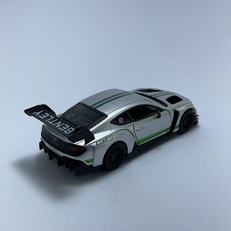 Miniatura Carro de Corrida Esportivo Bentley Continental GTS Prata Escala 1/36