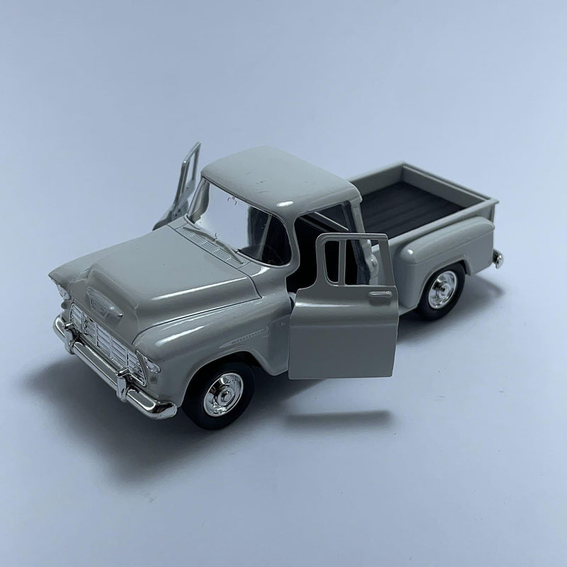 Carrinho Miniatura Antigo Clássico 1966 Chevy StepSide Branco Escala 1/36