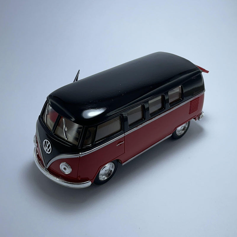 Miniatura Carro Antigo Clássico 1962 Kombi Classical Bus Vermelha e Preta Escala 1/36