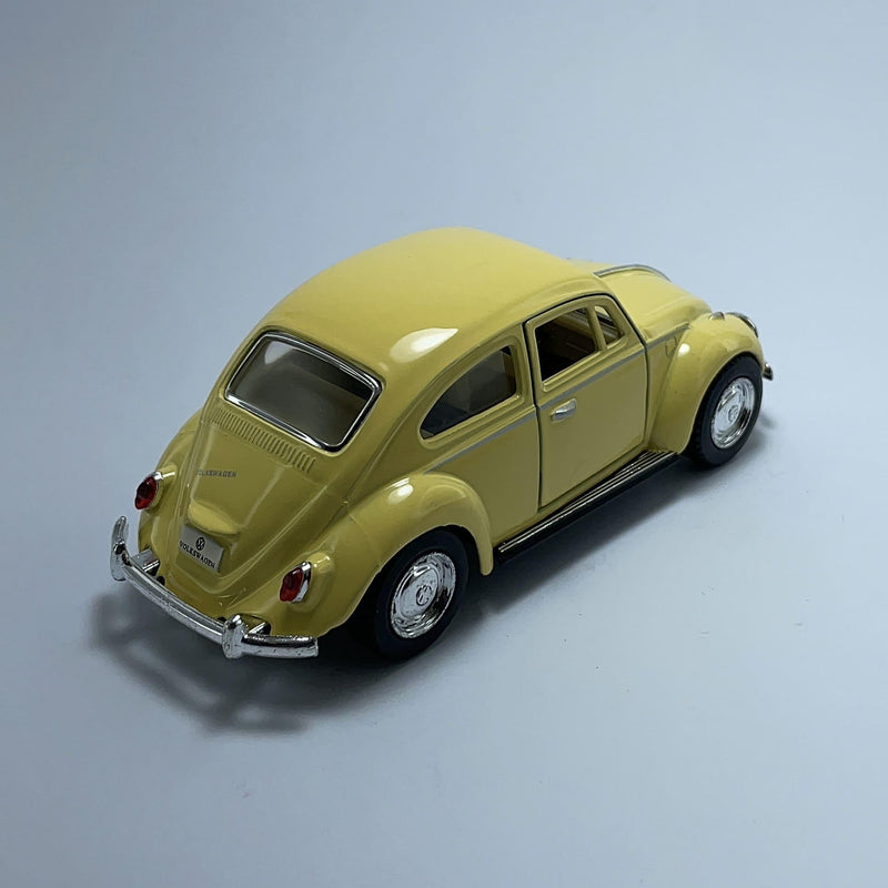 Carrinho Miniatura Antigo Clássico Brasileiro Volkswagen Fusca 1967 Creme Escala 1/36