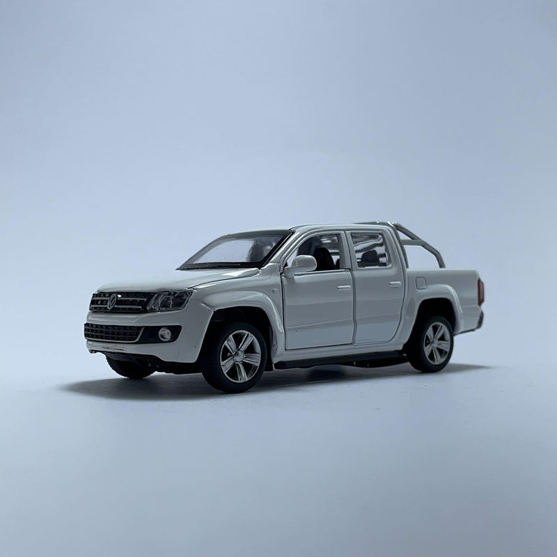 Miniatura Carro PickUp Brasileiro Volkswagen Amarok Branca Escala 1/46