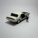 Miniatura Carrinho Antigo Clássico Esportivo Dodge Challenger 1970 Branco Escala 1/36
