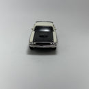Miniatura Carrinho Antigo Clássico Esportivo Dodge Challenger 1970 Branco Escala 1/36
