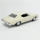 Miniatura Antiga Clássica Chevrolet Chevelle SS-396 Creme Escala 1:24