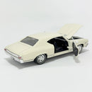 Miniatura Antiga Clássica Chevrolet Chevelle SS-396 Creme Escala 1:24