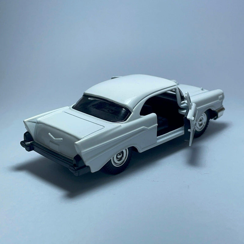 Carrinho Miniatura Antigo Clássico Branco Chevrolet Bel Air - MiniTurbo