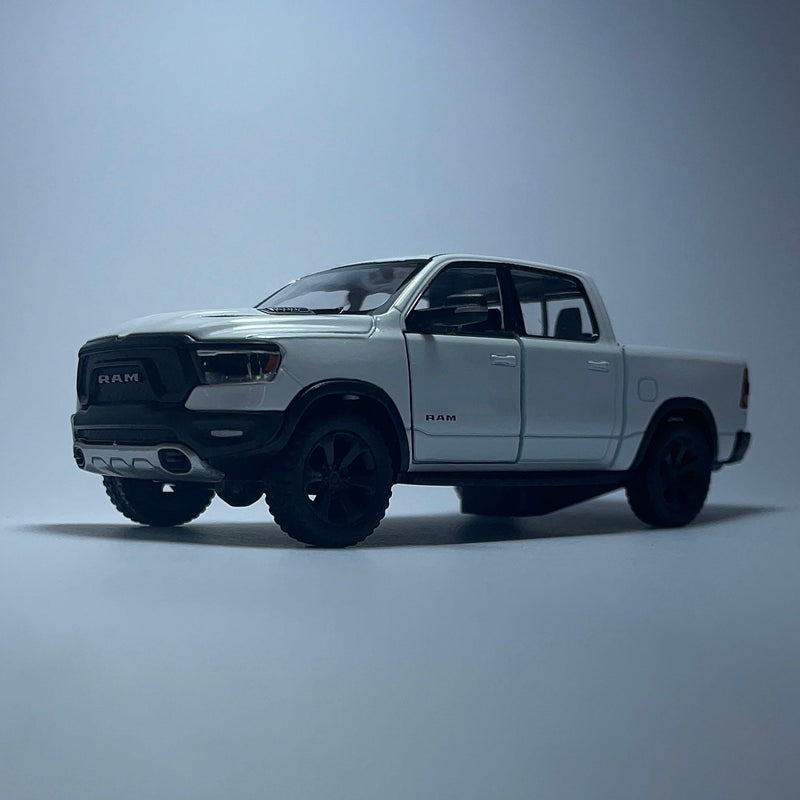 Carrinho Miniatura PickUp Dodge RAM 1500 Branca Escala 1/36 - MiniTurbo