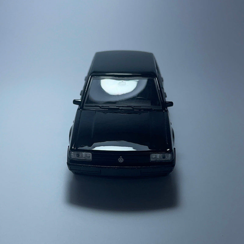 Carrinho Miniatura Antigo Cássico Volkswagen Santana 1989 Preto Escala 1/36 - MiniTurbo