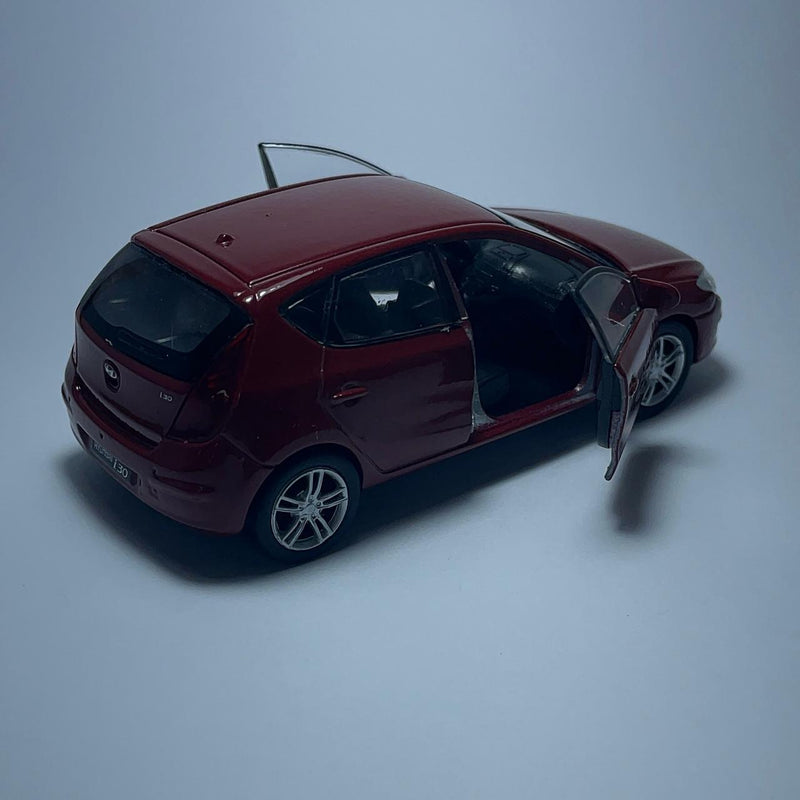 Miniatura Carro Clássico Hyundai I30 Vermelho Escala 1/36 - MiniTurbo