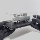 Miniatura Carros Clássicos do Brasil Nacional Volkswagen Kombi 1200 1957 Cinza Escala 1:43